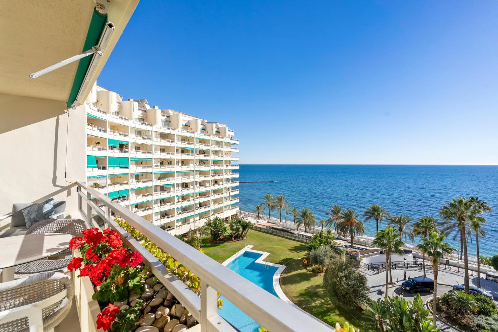 Beach Front Apartment With Pool Marbella Dış mekan fotoğraf