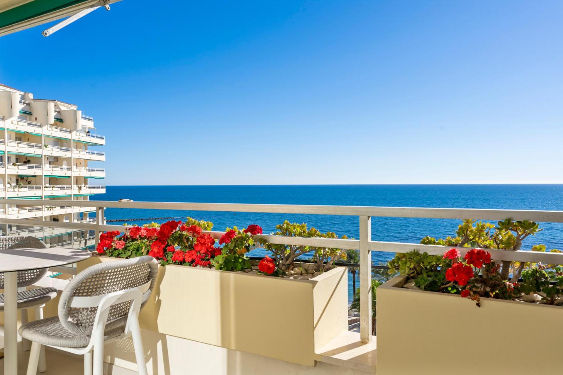 Beach Front Apartment With Pool Marbella Dış mekan fotoğraf